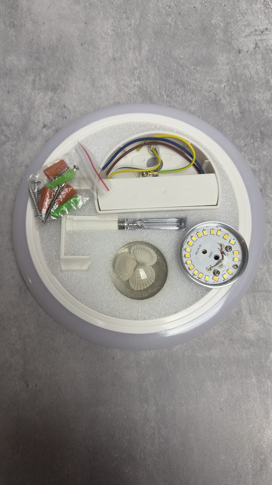 A114 LED sieninis šviestuvas