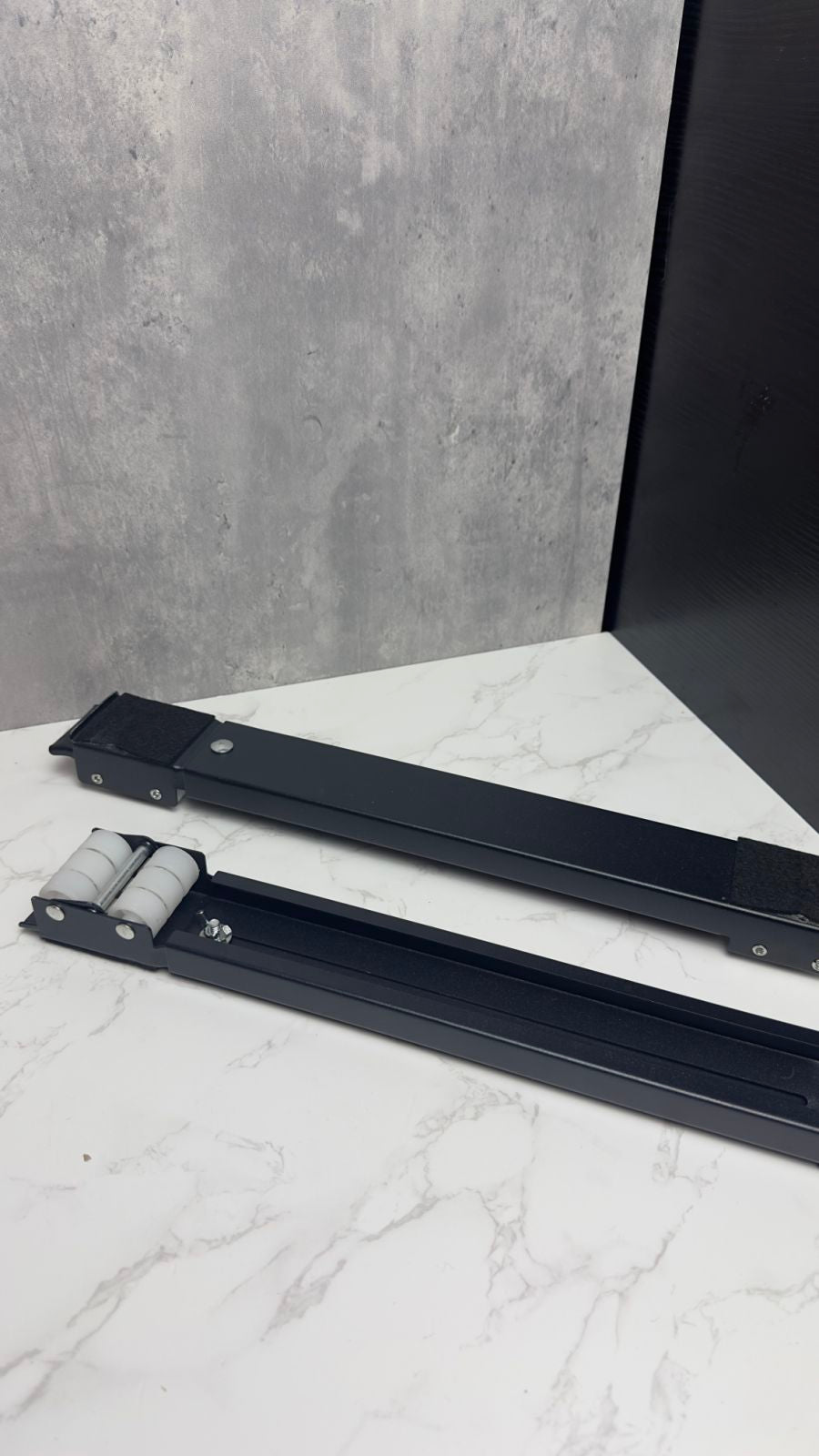 A77 Devėtas Juodas buitinės technikos stovas su ratukais