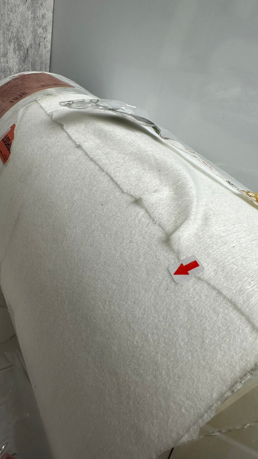 A268 Pažeista prekė. Vestuvių Dekoracija – Elegantiškos Neaustinės Užuolaidos