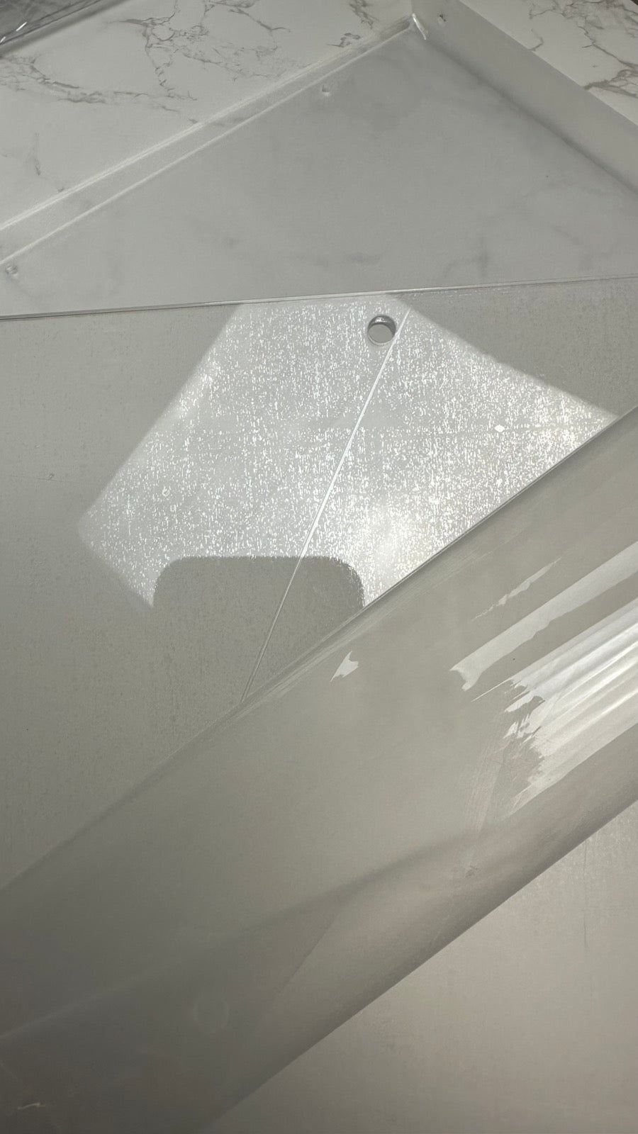 A198 Pažeista prekė. Aukšto skaidrumo akrilinis konditerijos vitrinos dėklas