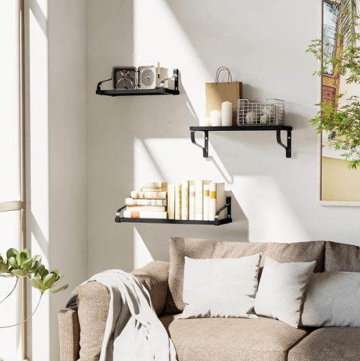 A28 Sieninės lentynos su metaliniais laikikliais