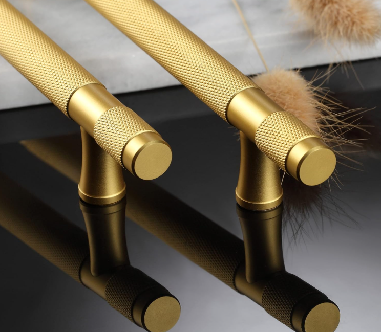 A182  Auksinės virtuvės rankenėlės (128mm tvirtinimo atstumas. 5vnt)