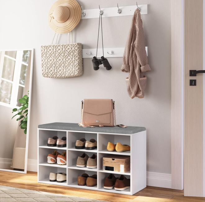 A343 Pažeista prekė.  Daugiafunkcinis batų suoliukas su paltų kabykla