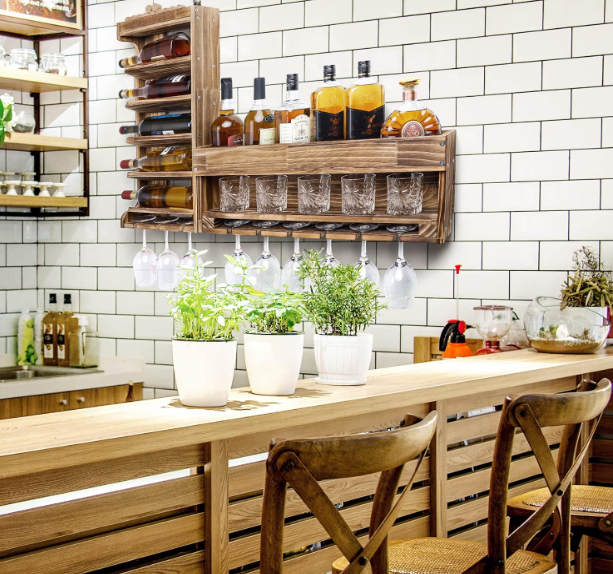 A21 Pažeista prekė - Sieninis vyno laikymo rėmas