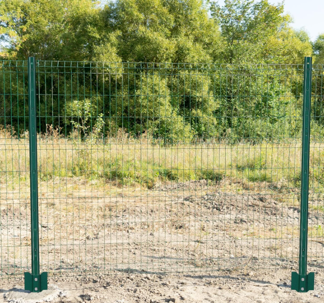 A284 Tvirti metaliniai tvoros stulpai (10 vnt.)