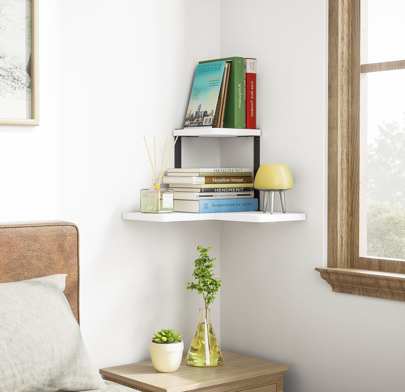 Pažeista prekė Balta lentynėlė prie sienos