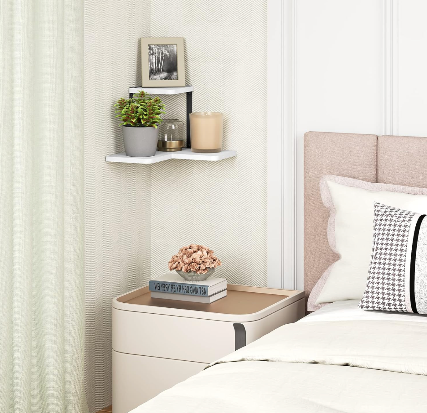 Pažeista prekė Balta lentynėlė prie sienos